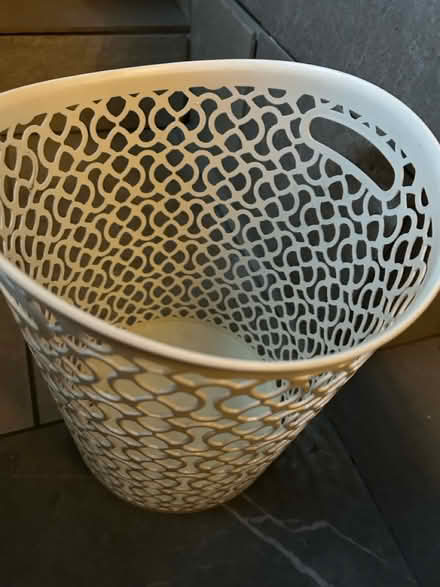 Photo of free Waste paper basket (North fort st EH6) #2