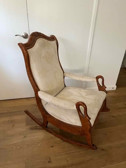 Photo of free Rocking chair (Studio City) #2