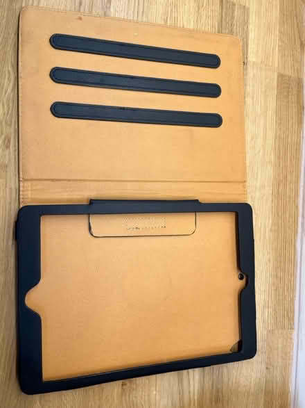 Photo of free iPad cover (Oxford OX4) #3