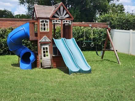Photo of free Play Set Outgrown (Belle Isle near Judge) #1