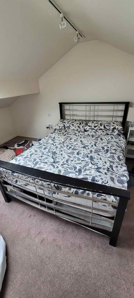 Photo of free King size bed (HX6 Sowerby bridge) #1