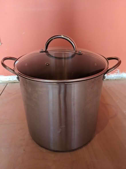 Photo of free Giant soup pot (Ealing W5) #1