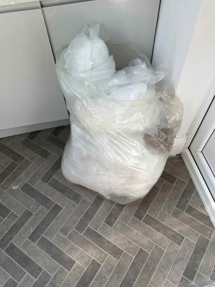 Photo of free 25+ moving boxes (med to x-large) & bag of bubble wrap (Prestatyn LL19) #2