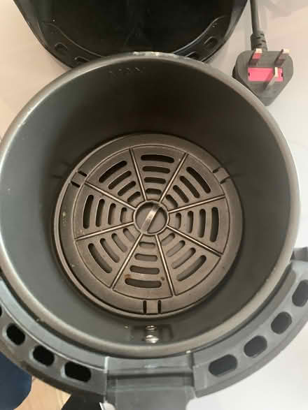 Photo of free Tower Airfryer (Rochford SS4) #3
