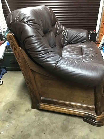 Photo of free Settee (Winchester SO23) #2