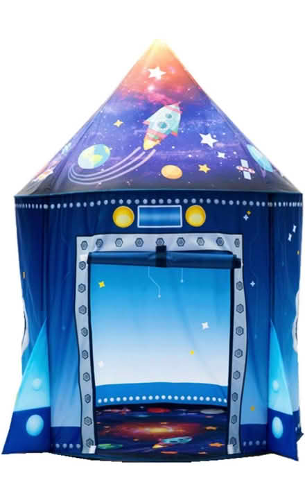 Photo of free Child's play tent (Fairfield Road, Burgess Hill) #1