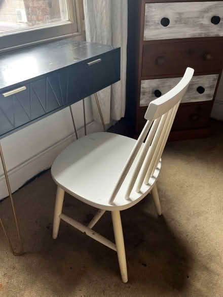 Photo of free 2 x Table and chair (Ll297ht) #4