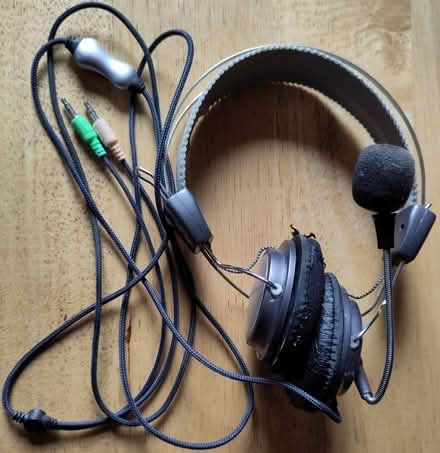 Photo of free Headphones with Mic & Double Cable (AB25) #1