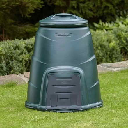 Photo of free Large plastic Composter (emptied, light weight) (Gilmerton EH17) #1