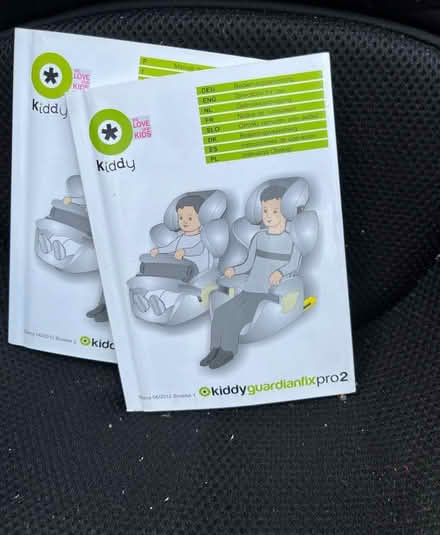 Photo of free Child’s car seat - suit 4-6 years. (Sanderstead CR2) #2