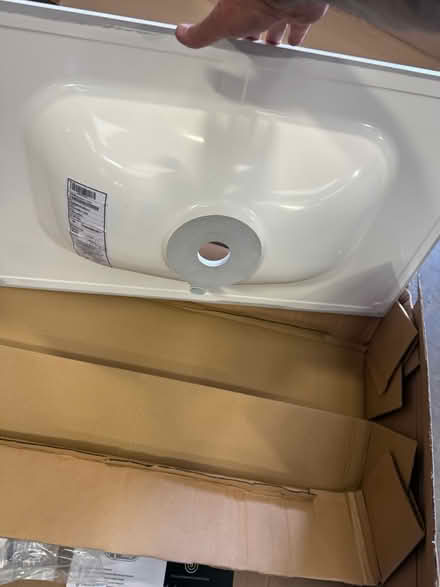 Photo of free New basin in box (DE24) #4
