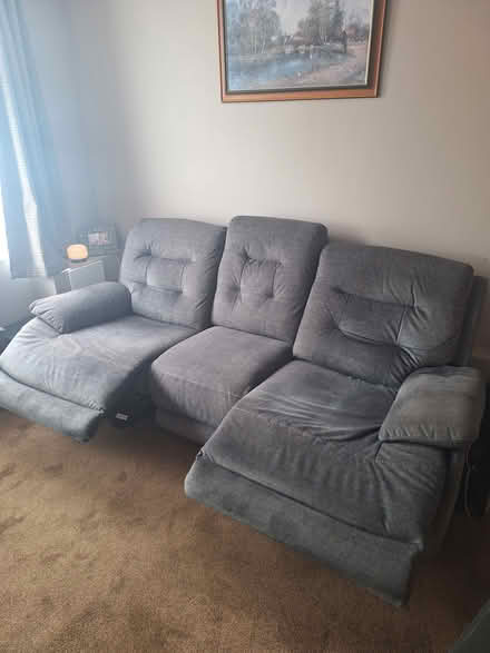 Photo of free 3 seater grey electric recliner (DE7 4AP) #2