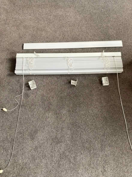 Photo of free White slatted blind 90cm w 170cm h (CT11) #1