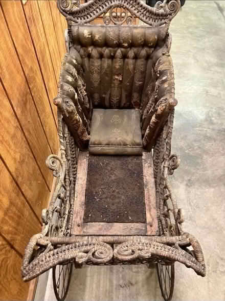 Photo of free Vintage Baby Carriage (Germantown, Maryland) #4