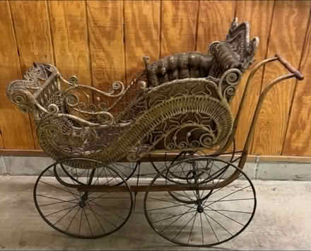 Photo of free Vintage Baby Carriage (Germantown, Maryland) #3