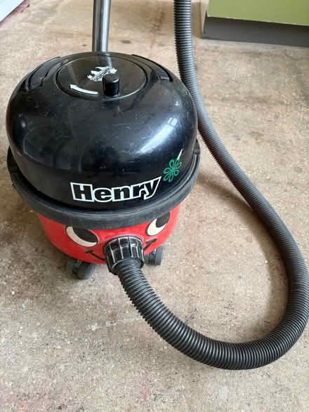 Photo of free Henry Hoover **Not working (RG31 6RL) #1