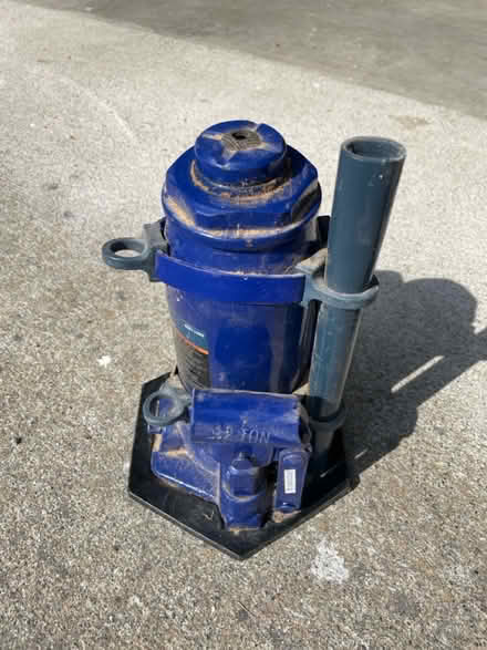 Photo of free Bottle jack (Broadview) #2