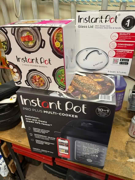 Photo of free Instant pot and accessories (South Seattle - Rainier Beach) #1