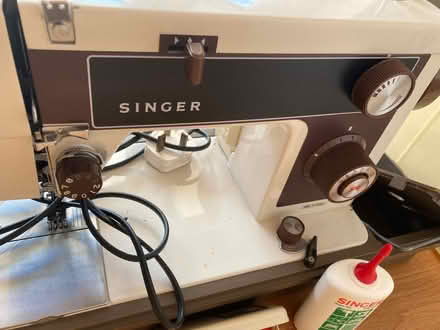 Photo of free Singer sewing machine, needs repair. (Morningside EH10) #1