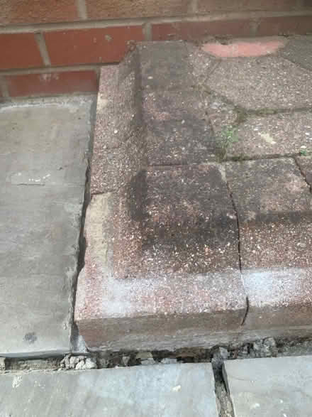 Photo of Corner paving block (Rowlands Gill NE39) #3