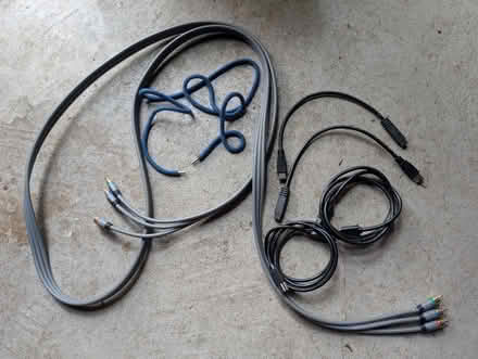 Photo of free Electronic cords (Downtown Oak Park) #1