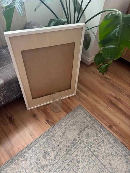 Photo of free Vase and frame (Ponders End EN3) #1
