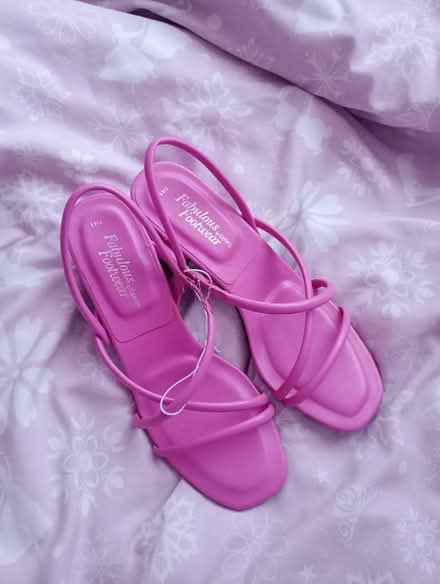 Photo of free Pink high heeled sandals size 7 (Queensferry CH5) #2