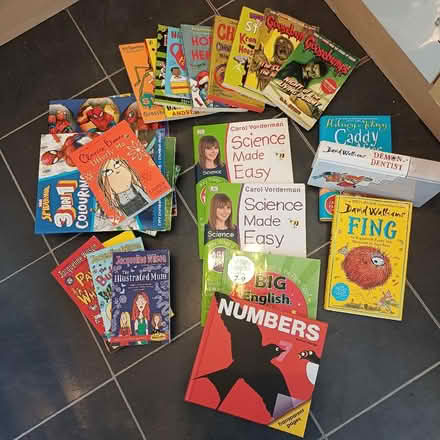 Photo of free various books (Woodley RG5) #1