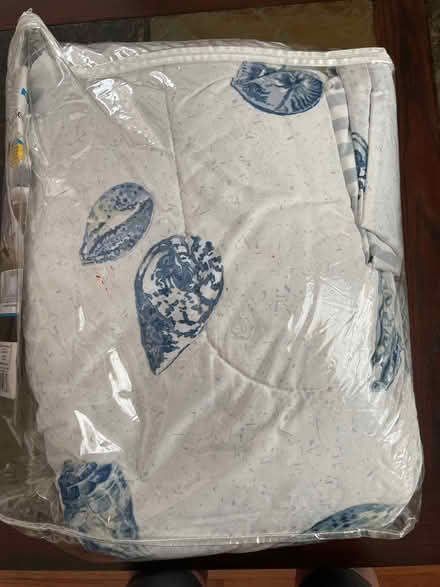 Photo of free 5 piece twin/twin XL bedding set (Near Lyndhurst High School) #2