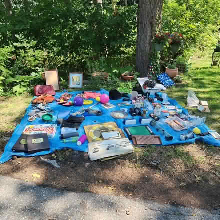 Photo of free Miscellaneous items (End of capozzi cir woburn ma) #1