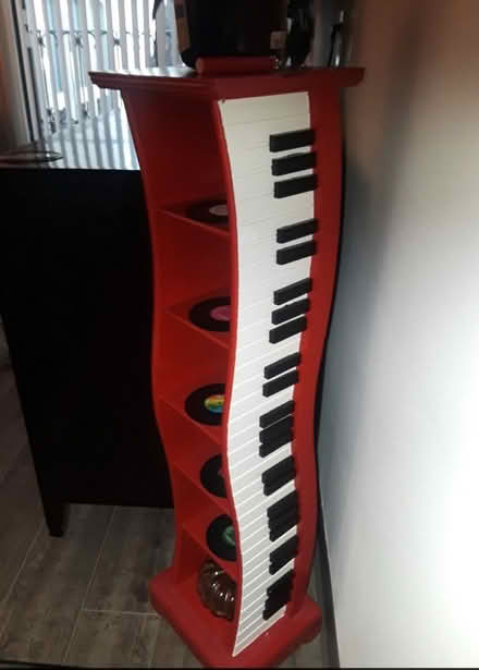 Photo of Piano Wavy shelf (Leybourne ME19) #4