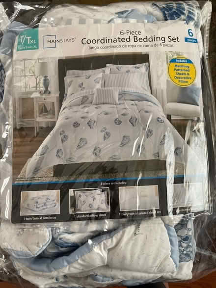 Photo of free 5 piece twin/twin XL bedding set (Near Lyndhurst High School) #1