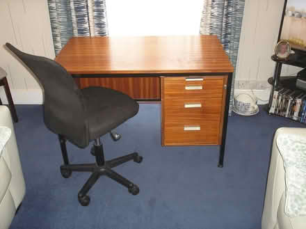 Photo of free Office desk (Chalfont St Peter SL9) #2