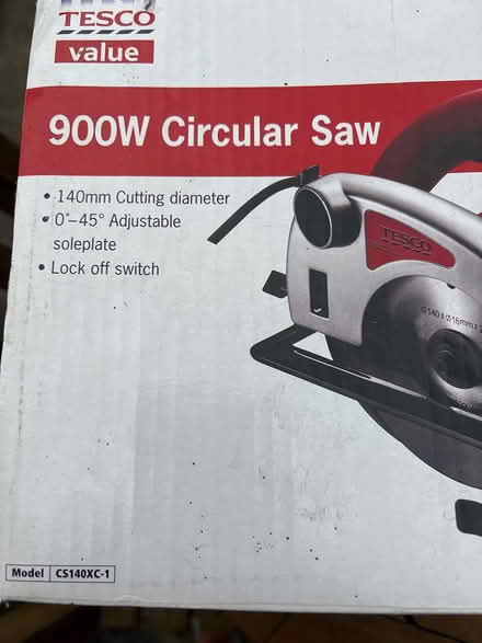 Photo of free 900 w Circulat Saw (Boxmoor, Hemel Hempstead) #3