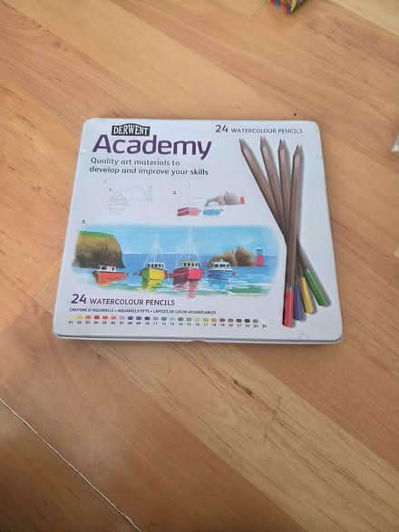 Photo of free Watercolour pencils (Holmer Green HP15) #1