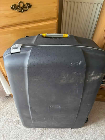 Photo of free Suitcase large (Moreton CH46) #1