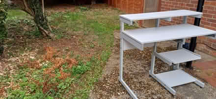 Photo of free vgc office/ computer table (leighton buzzard LU7) #2