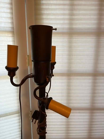 Photo of free 1940s (?) Floor Lamp (Flower and Wayne Aves., SS) #3