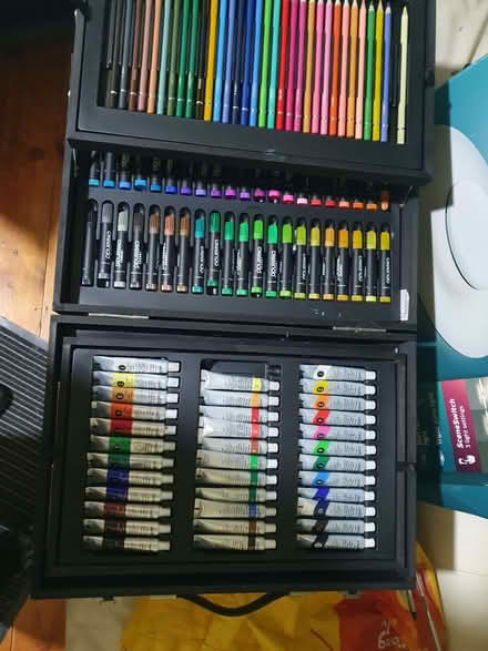 Photo of free Wooden art case with a few missing bits (Battle RG30) #1