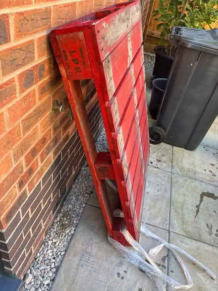 Photo of free Wooden palette (Amber Valley DE56) #1