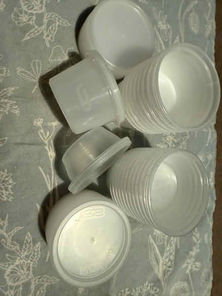 Photo of free Plastic storage pots with lids small 4oz/2oz (Marshalswick AL4) #1