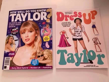 Photo of free Taylor Swift books + bracelets (Aigburth L17) #1