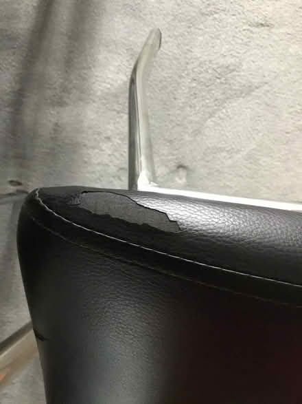 Photo of free Table & chairs (Reigate Rh2 8ey) #3