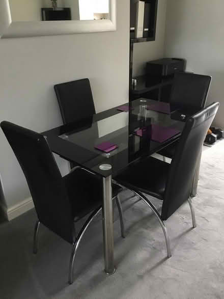 Photo of free Table & chairs (Reigate Rh2 8ey) #1