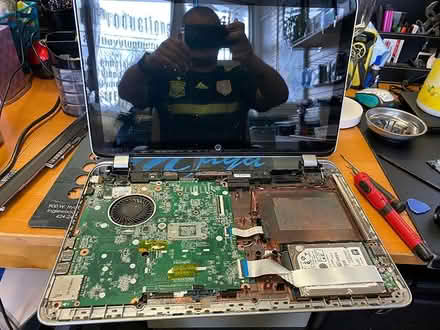 Photo of faulty laptop (Shenley Brook End MK5) #1