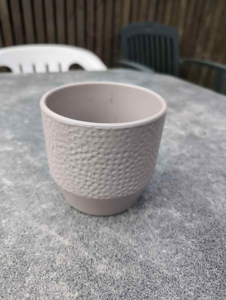 Photo of free Small plant pot (AL1) #1