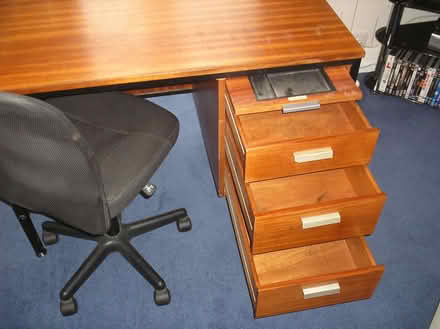 Photo of free Office desk (Chalfont St Peter SL9) #3