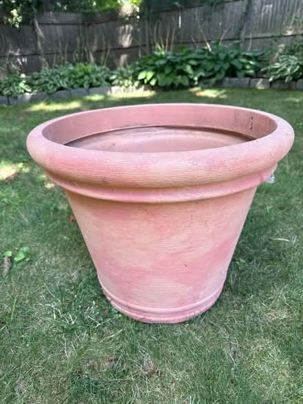 Photo of free Large Flower pot (Hartsdale) #1