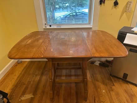 Photo of free Dining table (Congress Heights) #2