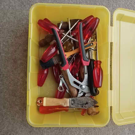 Photo of free set 12 screwdrivers & a few assorted other tools; secateurs (Summertown OX2) #1